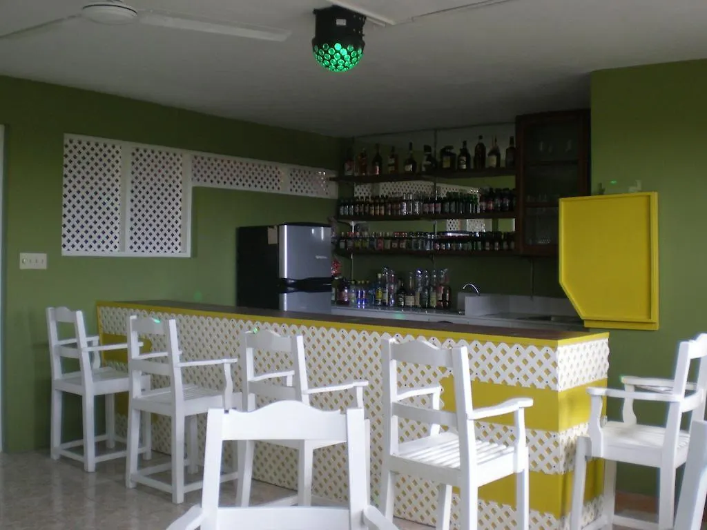 מונטגו ביי Norman'S Court Resort & Sky Restaurant Club מונטגו ביי
